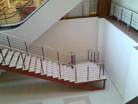 escalier-face-mur